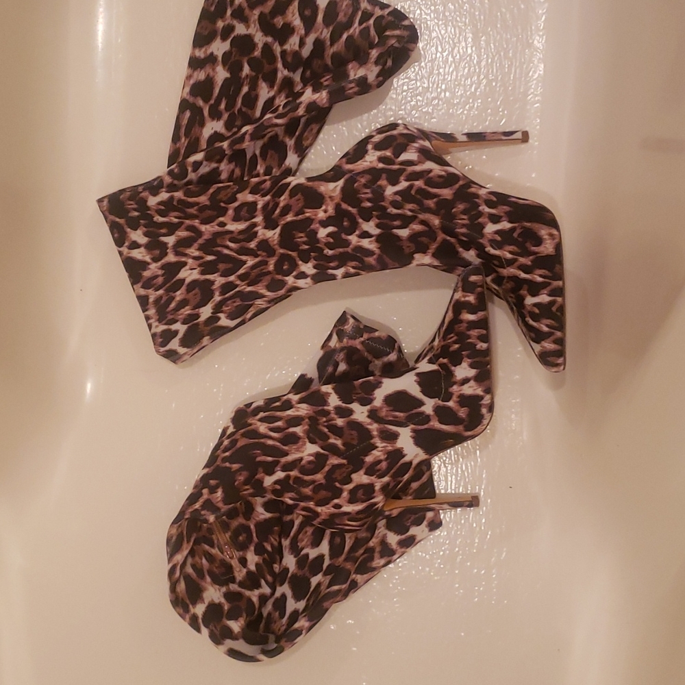 Lilian Gisele-7B Leopard Boots